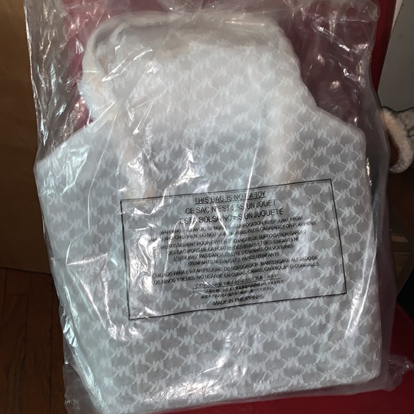 MK TOTE - Picture 4 of 4